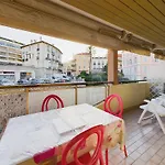 Centre Petit Juas Apartment *