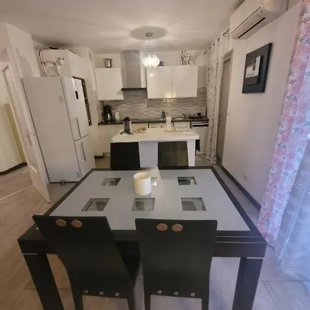 Appartement Centre Petit Juas