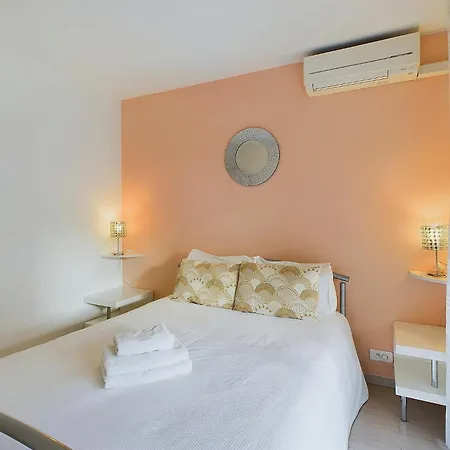 Centre Petit Juas Apartment *